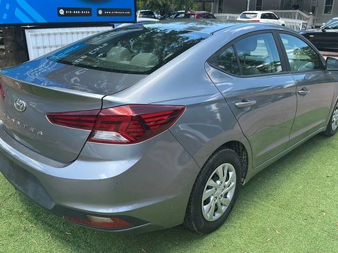 Used 2019 Hyundai Elantra SE FWD image 7