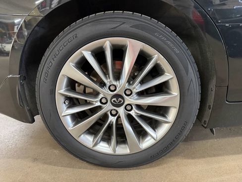 Used 2019 INFINITI Q50 Luxe w/ Essential Package (3.0T Luxe) AWD/4WD image 28