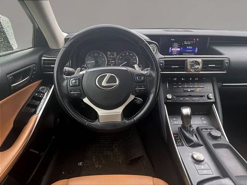 Used 2018 Lexus IS 300 AWD w/ Comfort Package image 8