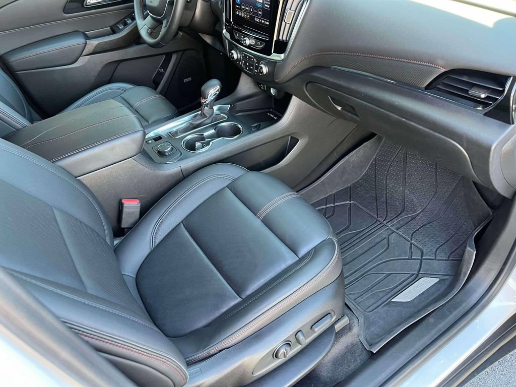 Used 2023 Chevrolet Traverse RS w/ LPO, Floor Liner Package AWD/4WD image 23