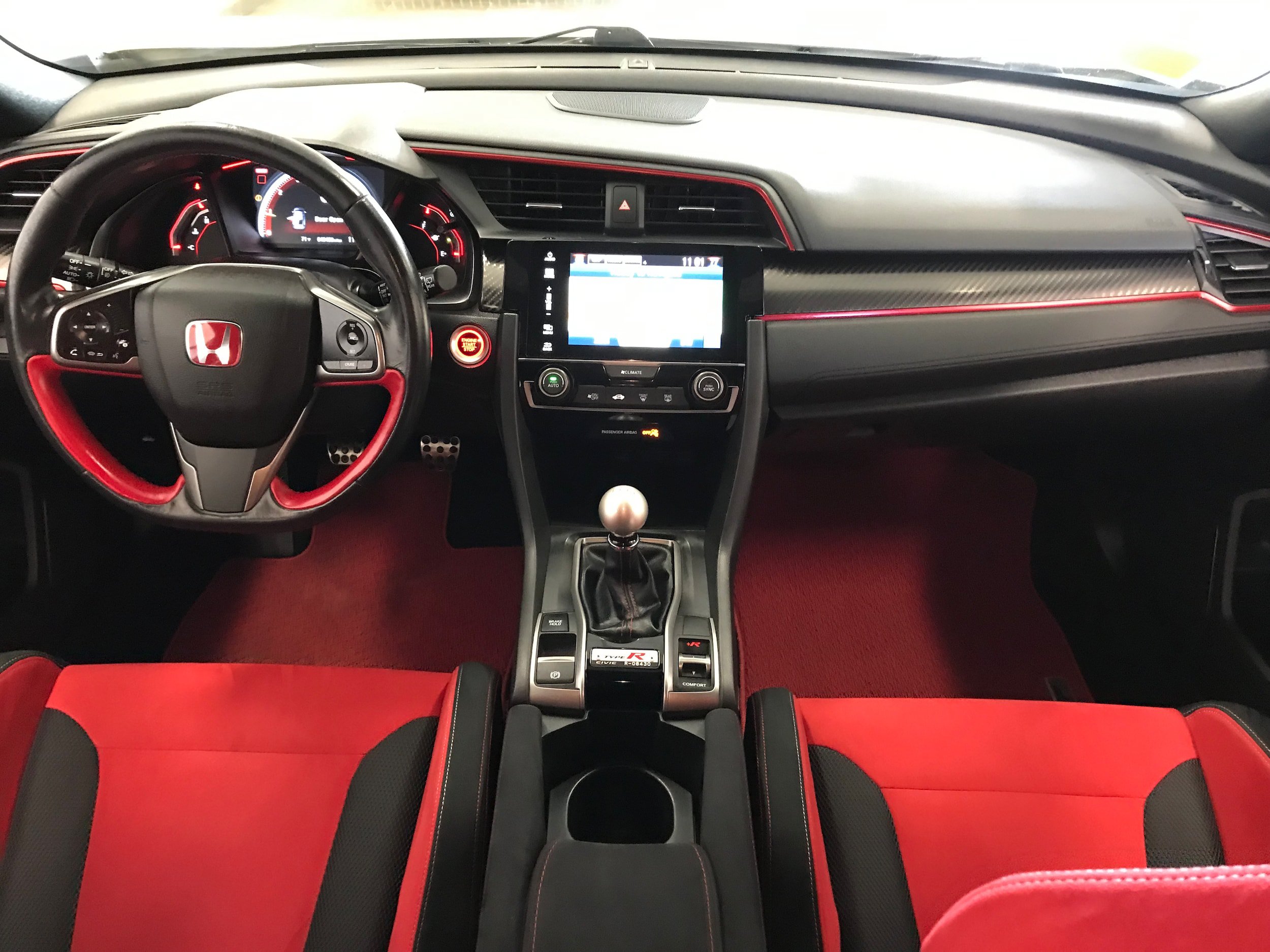 Used 2018 Honda Civic Type R image 11