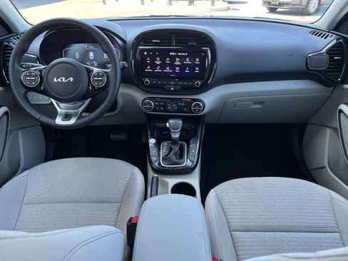 Used 2023 Kia Soul EX FWD image 32