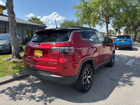 Used 2025 Jeep Compass Limited AWD/4WD image 7
