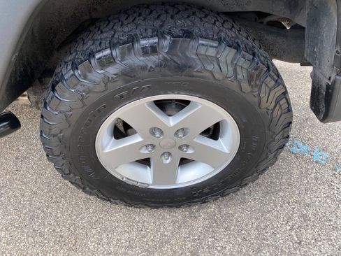 Used 2009 Jeep Wrangler X AWD/4WD image 10