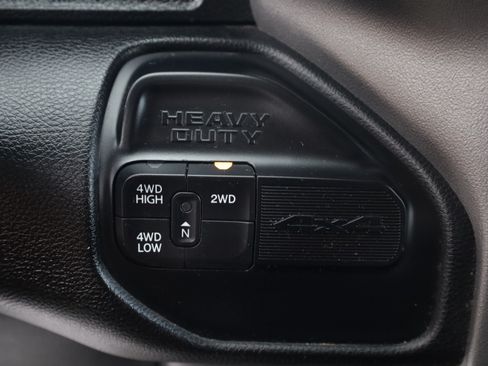 Used 2024 RAM 2500 Big Horn AWD/4WD image 22