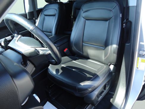 Used 2023 Ford Explorer XLT w/ Equipment Group 202A AWD/4WD image 24