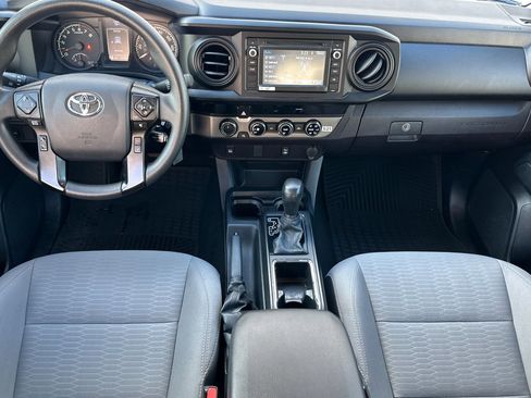 Used 2018 Toyota Tacoma SR w/ SR Convenience Package image 15