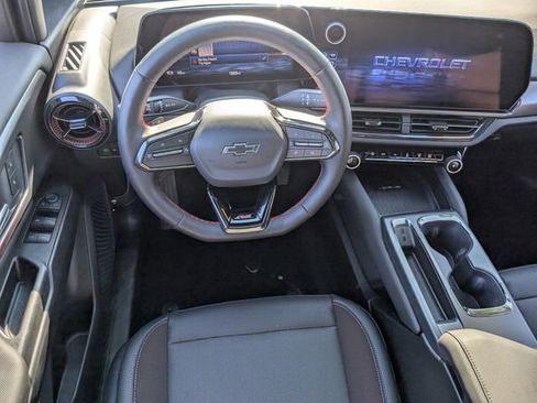 Used 2025 Chevrolet Equinox EV RS image 10