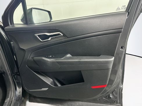 Used 2024 Kia Sportage LX image 32