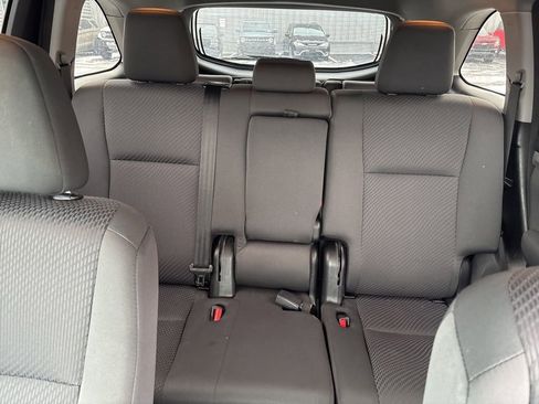 Used 2018 Toyota Highlander LE image 23
