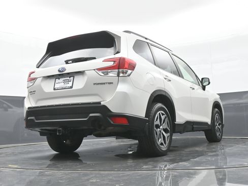 Used 2021 Subaru Forester Premium AWD/4WD image 45
