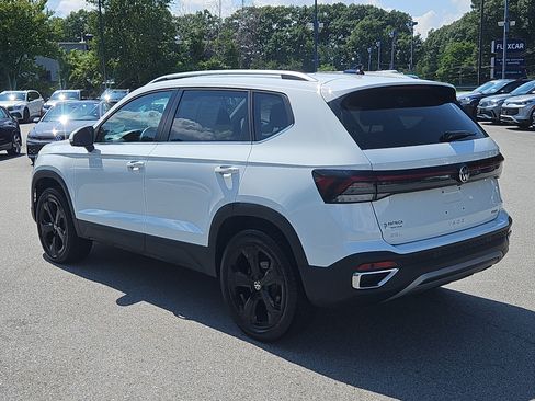 Used 2025 Volkswagen Taos SEL AWD/4WD image 27