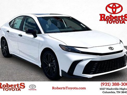 New 2026 Toyota Camry Hybrid FWD image 1