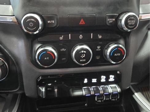 Used 2021 RAM 1500 Big Horn AWD/4WD image 16
