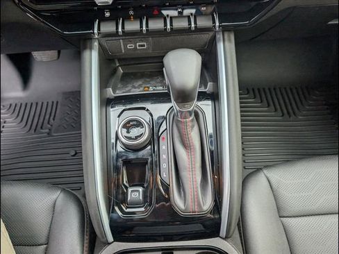 Used 2025 Chevrolet Colorado Z71 w/ Z71 Convenience Package 2 image 11