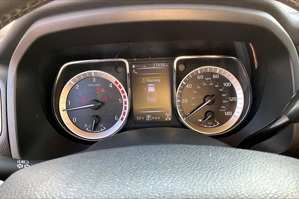 Used 2018 Nissan Titan SL w/ Texas Titan Edition AWD/4WD image 20