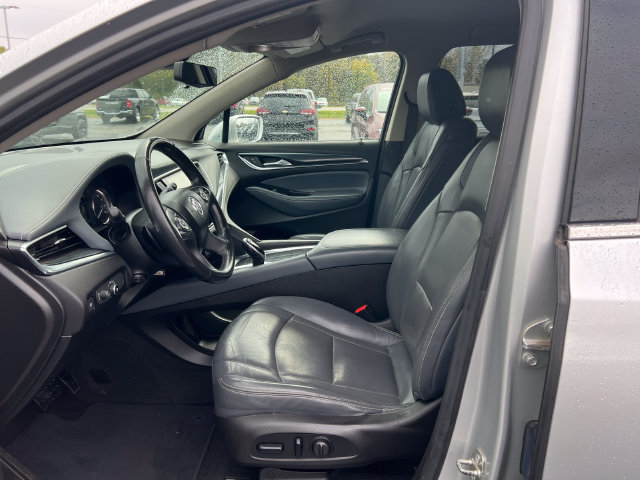 Used 2018 Buick Enclave Premium w/ LPO, Hit The Road Package AWD/4WD image 4