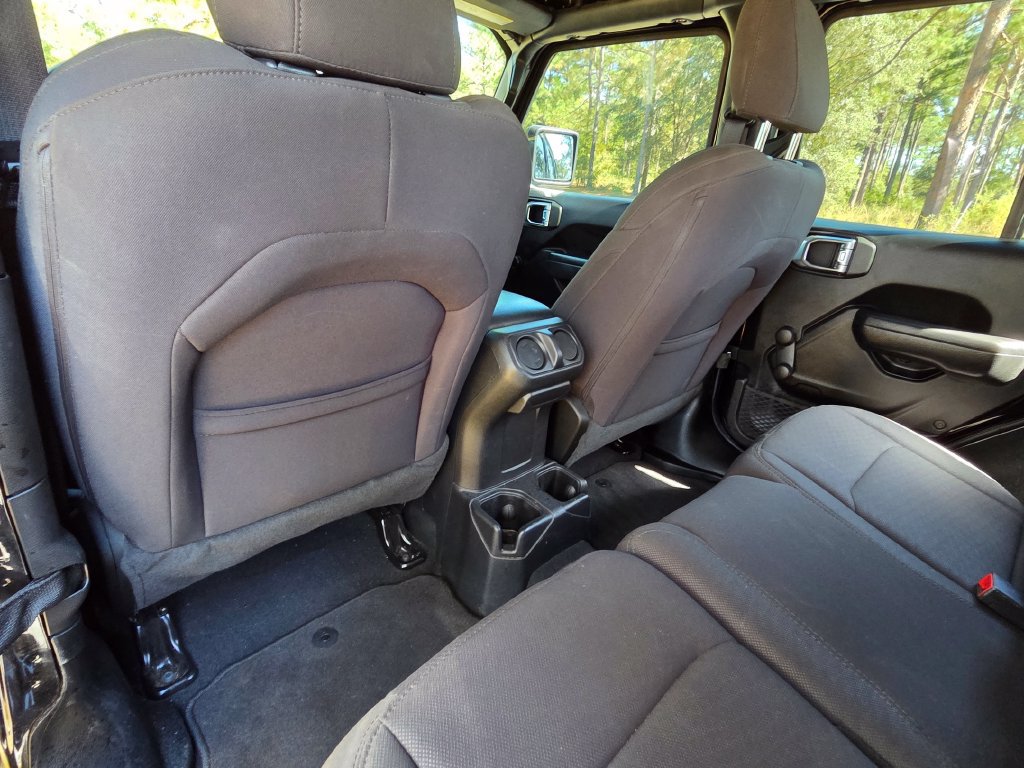 Used 2023 Jeep Wrangler Unlimited Sport AWD/4WD image 18