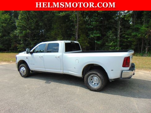 New 2026 RAM 3500 Laramie AWD/4WD image 5