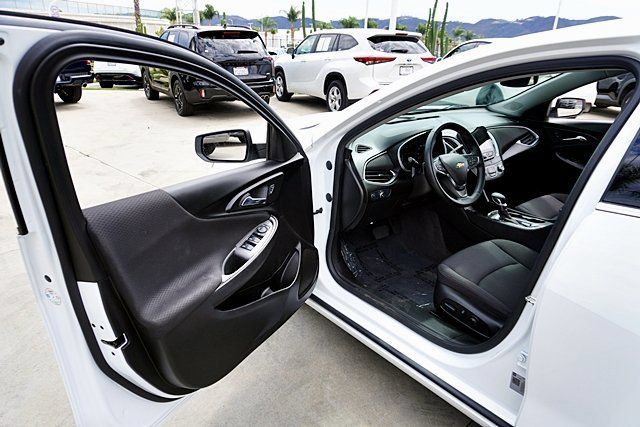 Used 2025 Chevrolet Malibu RS FWD image 47