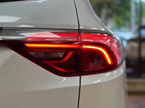 Used 2022 Buick Enclave Essence w/ Experience Buick Package image 20