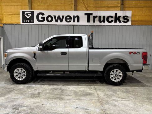 Used 2022 Ford F250 XLT w/ XLT Value Package AWD/4WD image 2