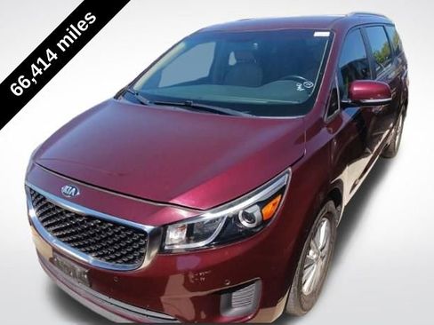 Used 2018 Kia Sedona LX w/ LX Essentials Premium Package FWD image 2