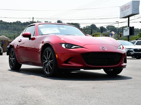 New 2026 MAZDA MX-5 Miata RF Grand Touring RWD image 27