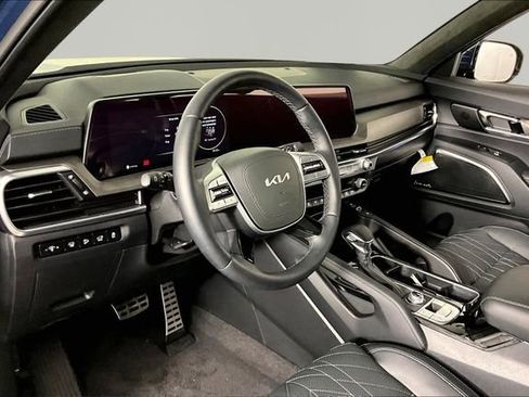 Certified 2025 Kia Telluride SX Prestige X-Line AWD/4WD image 16