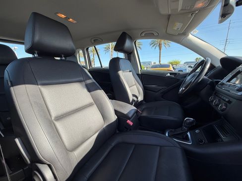 Used 2016 Volkswagen Tiguan S FWD image 19