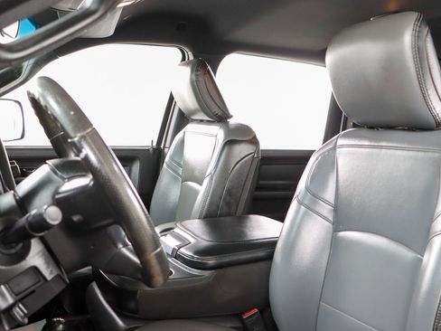 Used 2021 RAM 2500 Tradesman w/ Chrome Appearance Group image 25