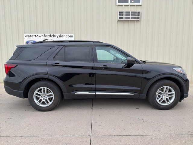 Certified 2025 Ford Explorer Active AWD/4WD image 1