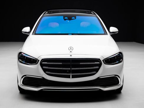 Used 2023 Mercedes-Benz S 580 4MATIC Sedan w/ 3D Technology Package image 7