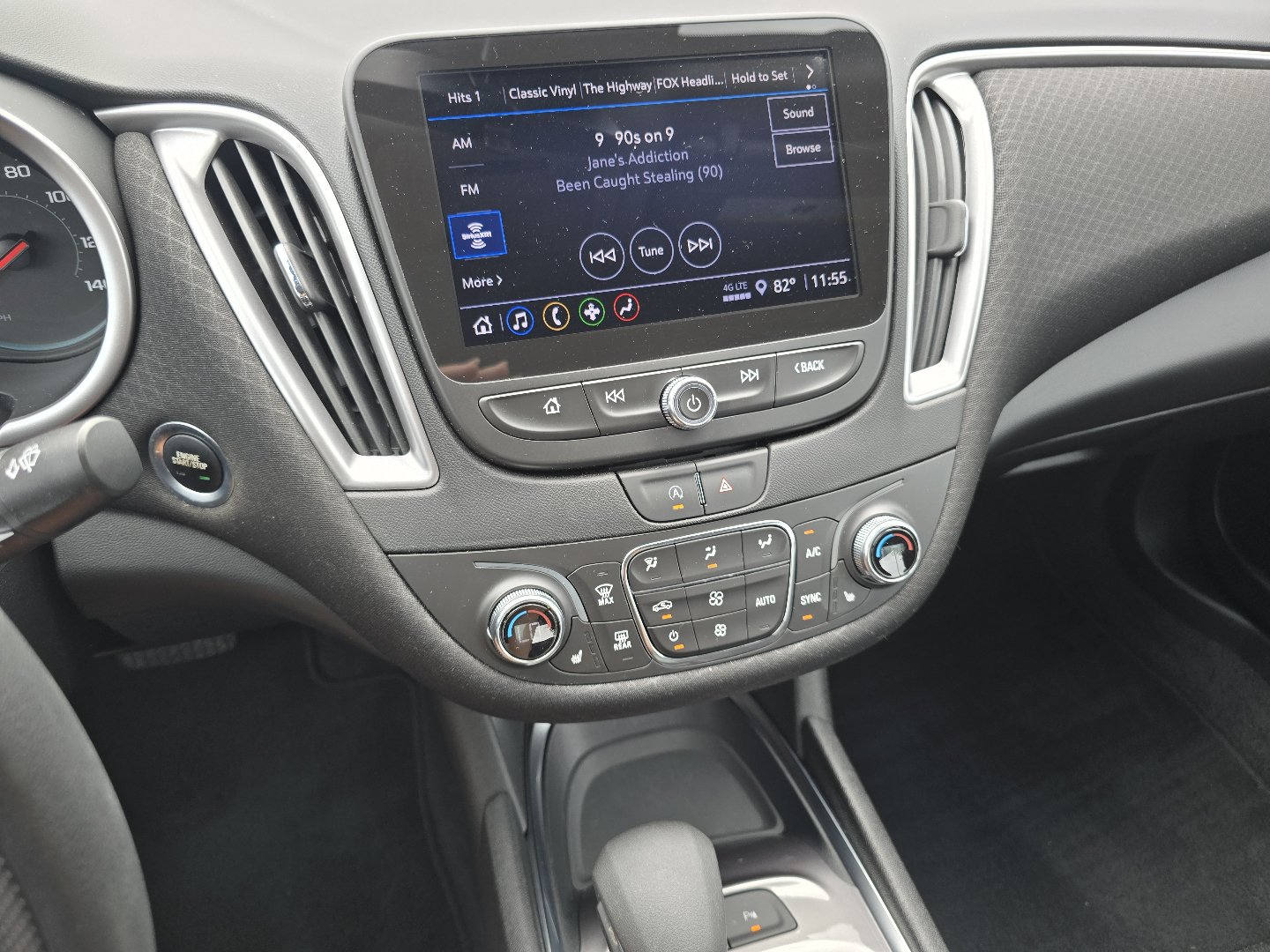 Used 2022 Chevrolet Malibu LT FWD image 32