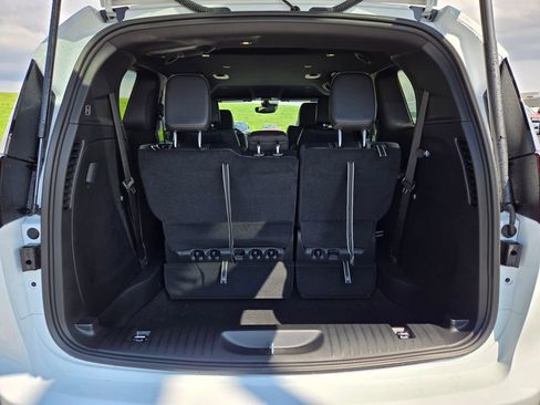 New 2026 Chrysler Pacifica Select FWD image 28