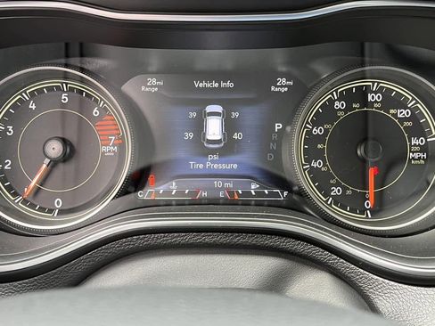 New 2023 Jeep Cherokee Altitude Lux w/ Lux Elite Package image 11