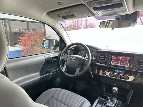 Used 2022 Toyota Tacoma SR AWD/4WD image 25