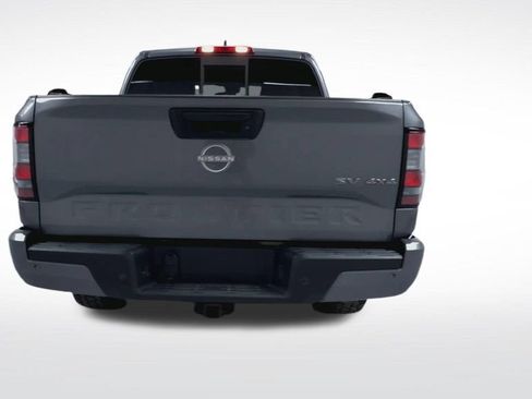 Used 2022 Nissan Frontier SV AWD/4WD image 10