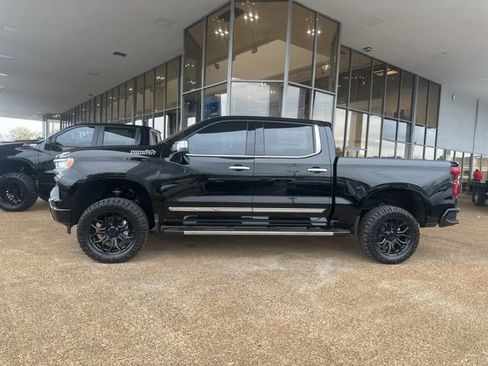 New 2026 Chevrolet Silverado 1500 High Country w/ LPO, Dark Essentials Package image 6