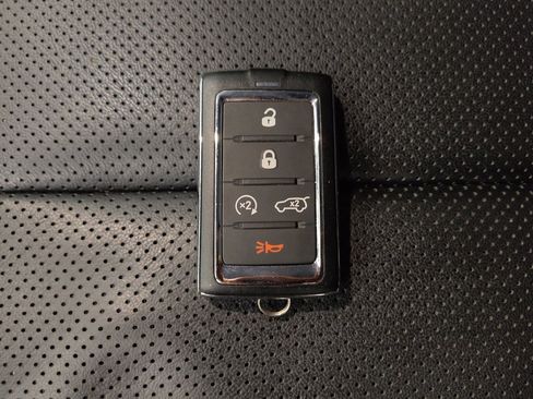 Used 2022 Jeep Grand Cherokee Limited 4xe w/ Luxury Tech Group II AWD/4WD image 32
