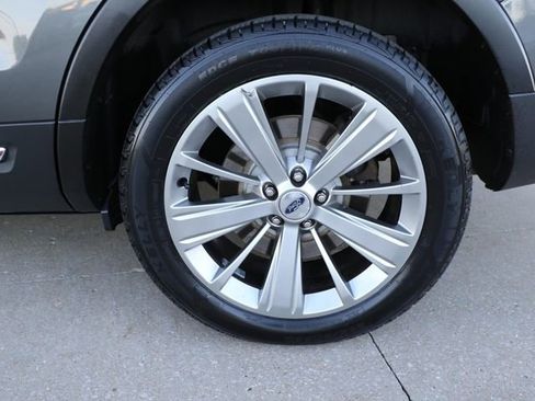 Used 2018 Ford Explorer Limited AWD/4WD image 7