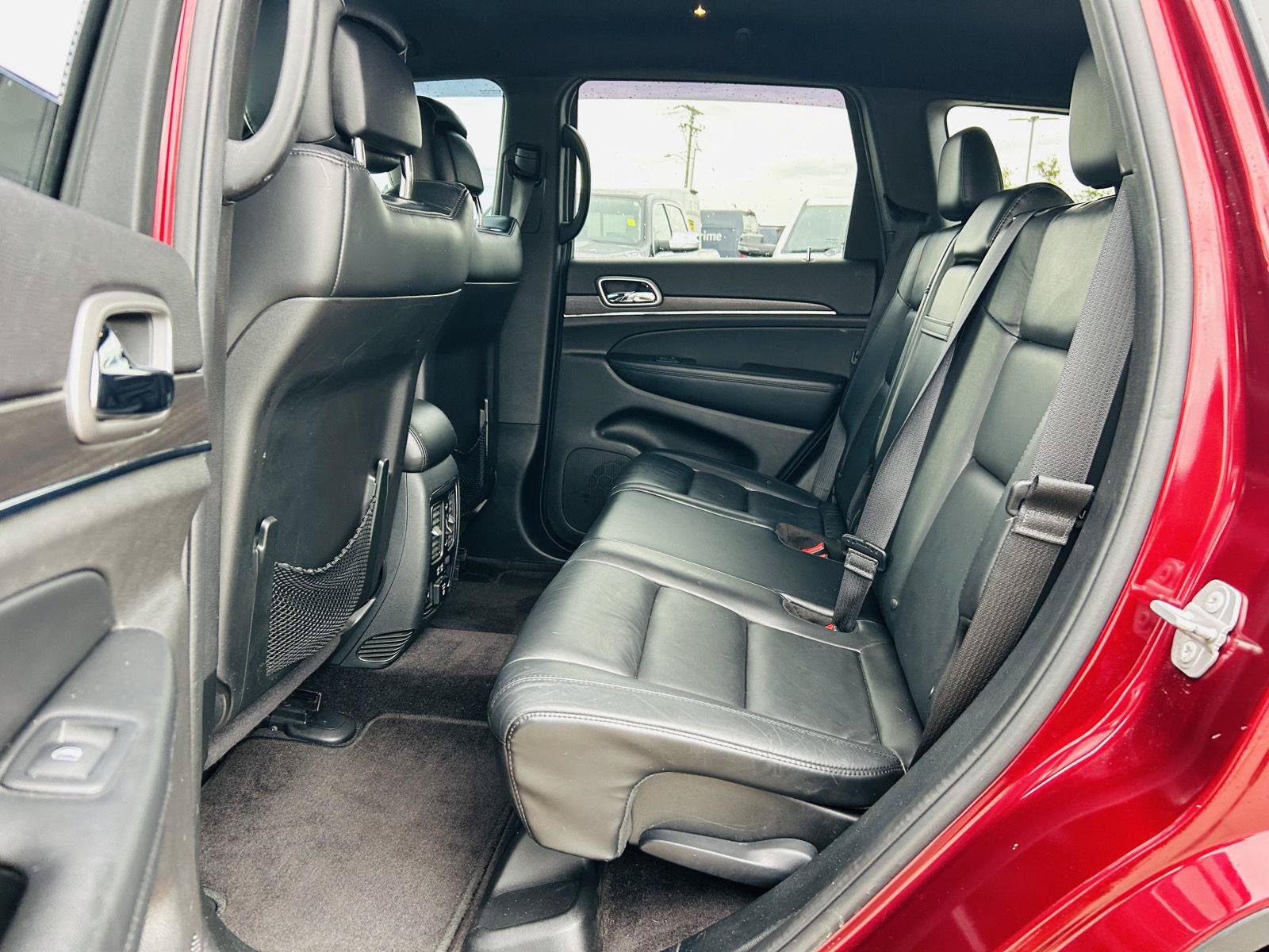 Used 2018 Jeep Grand Cherokee Limited AWD/4WD image 26
