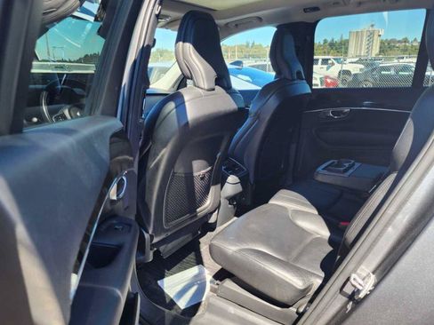 Used 2019 Volvo XC90 T6 Momentum w/ Protection Package Premier AWD/4WD image 2