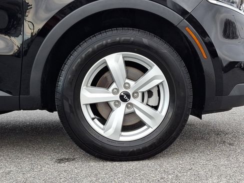 Used 2023 Kia Sorento LX image 8