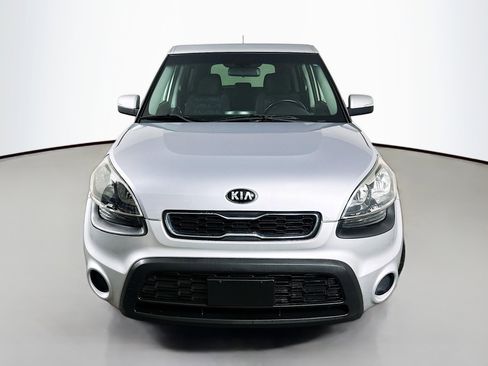 Used 2013 Kia Soul + FWD image 2