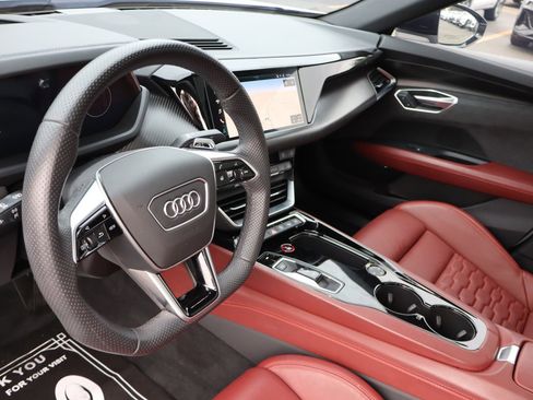 Used 2022 Audi e-tron GT Prestige w/ Prestige Package image 9