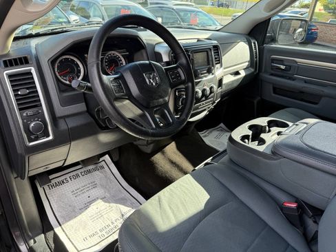 Used 2017 RAM 1500 Classic SLT AWD/4WD image 16