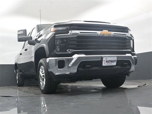 Used 2024 Chevrolet Silverado 2500 LT w/ Z71 Off-Road Package image 42