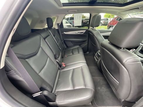 Used 2017 Cadillac XT5 Luxury w/ Driver Awareness Package AWD/4WD image 23