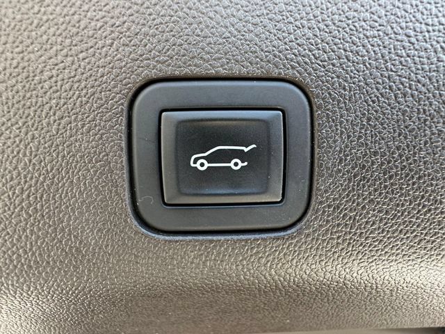 Used 2025 GMC Yukon XL Elevation AWD/4WD image 26